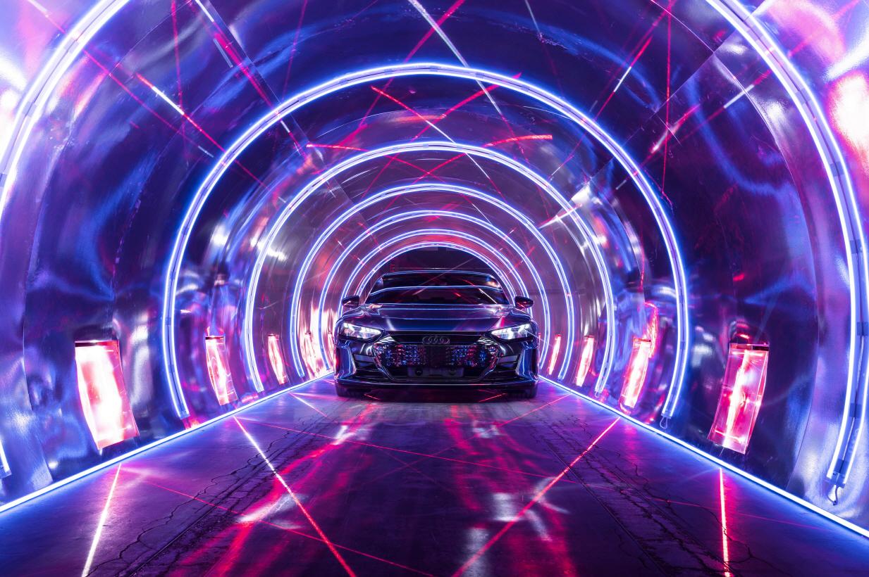 [사진자료] 아우디 최초 순수 전기 스포츠카 ‘e-트론 GT’ 1.jpg